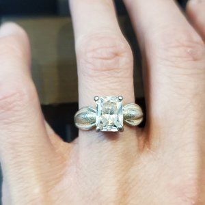 Size 8 925 Sterling Silver Cubic Zirconia Textured Sides Ring